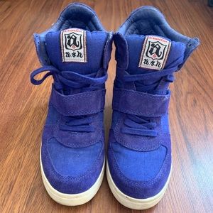 Ash Blue High Wedged Sneakers